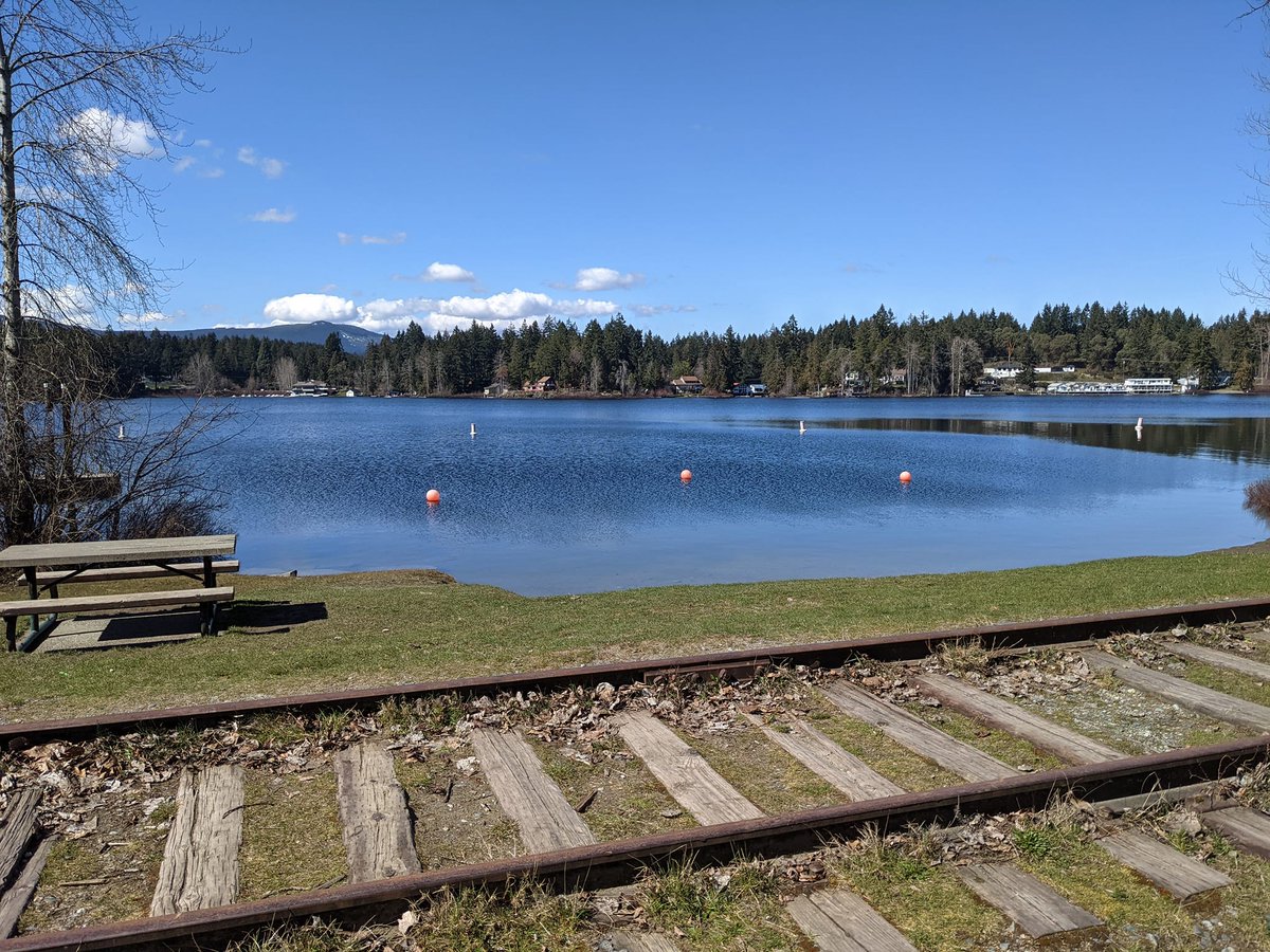 Photo by Kim Barnard

 Update for April 9-15, 2023

Lake level : up 1 cm to 116.51 m (116.84 m last year)

Lake temp: up 1˚ to 8°  (7° last year)

High: 13.8˚ on the 14th(12.4° last year)

Low : 1.4° on the 14th (1.2° last year)

Precip: 28 mm over 5 days (47.5 mm over 5 days)