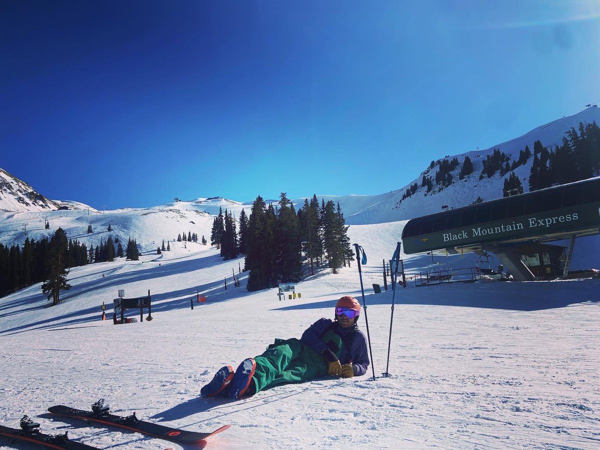 McCluskieforCO's tweet photo. Same song, 9th verse! Skinning in the sunshine this afternoon. I know this is my go-to weekend post, but seriously, it’s just glorious! Join me? #ski #skinning #snow #lovewhereyoulive #coleg #copolitics https://t.co/CnPjjpL3CP