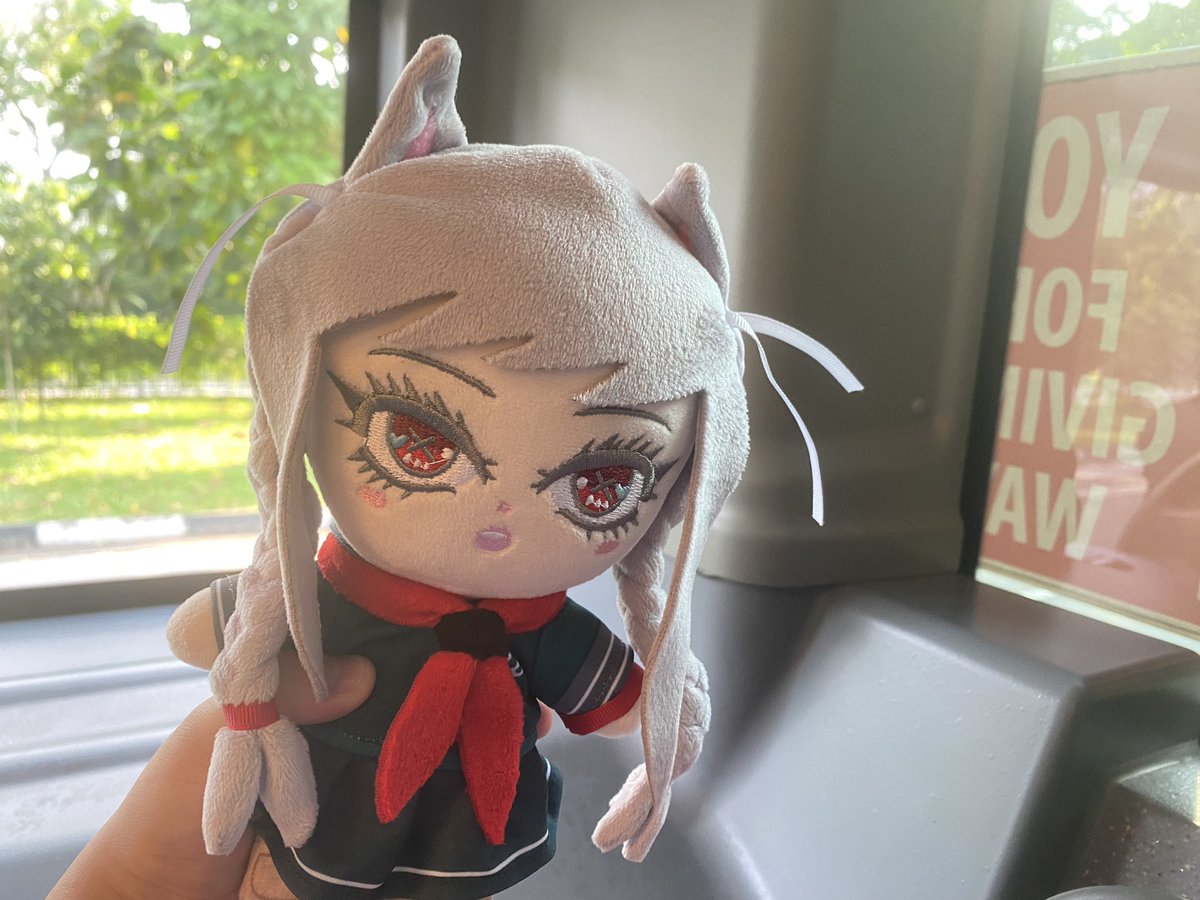 danganplush's tweet photo. Peko is at the very back of a bus
#Danganronpa #PekoPekoyama #Danganronpa2 https://t.co/ZJKZjANkWl