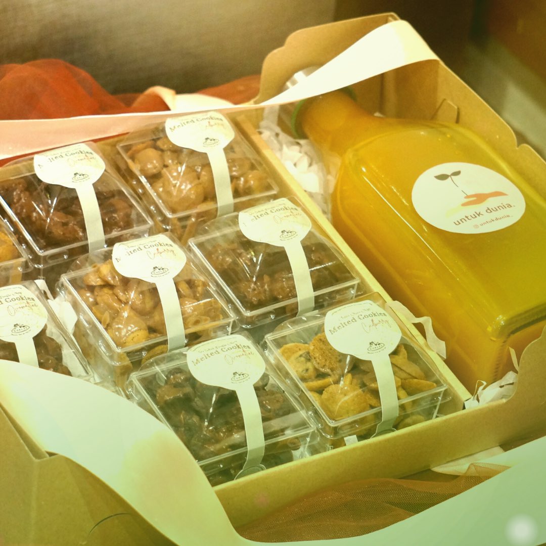 CoklatCafe's tweet photo. Lebaran's Hampers yang bikin maaf-maafan kamu makin afdol✨💚

Klik link di bawah ini untuk katalog Lebaran's Hampers!✨

https://t.co/7LiBGbsBoV https://t.co/TrMDwxLn6f