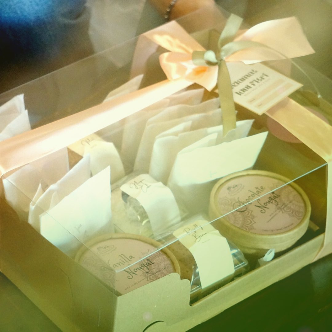 Lebaran's Hampers yang bikin maaf-maafan kamu makin afdol✨💚

Klik link di bawah ini untuk katalog Lebaran's Hampers!✨

drive.google.com/drive/mobile/f…