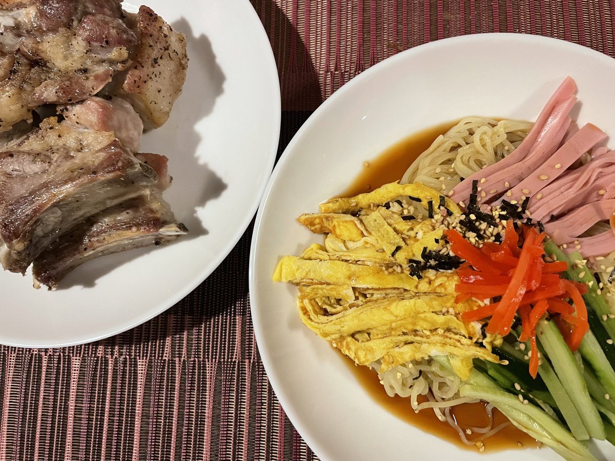 Reika13288's tweet photo. 昨日の夜ごはん
冷中とスペアリブ

 #おうちごはん https://t.co/FeAfoFCwGi