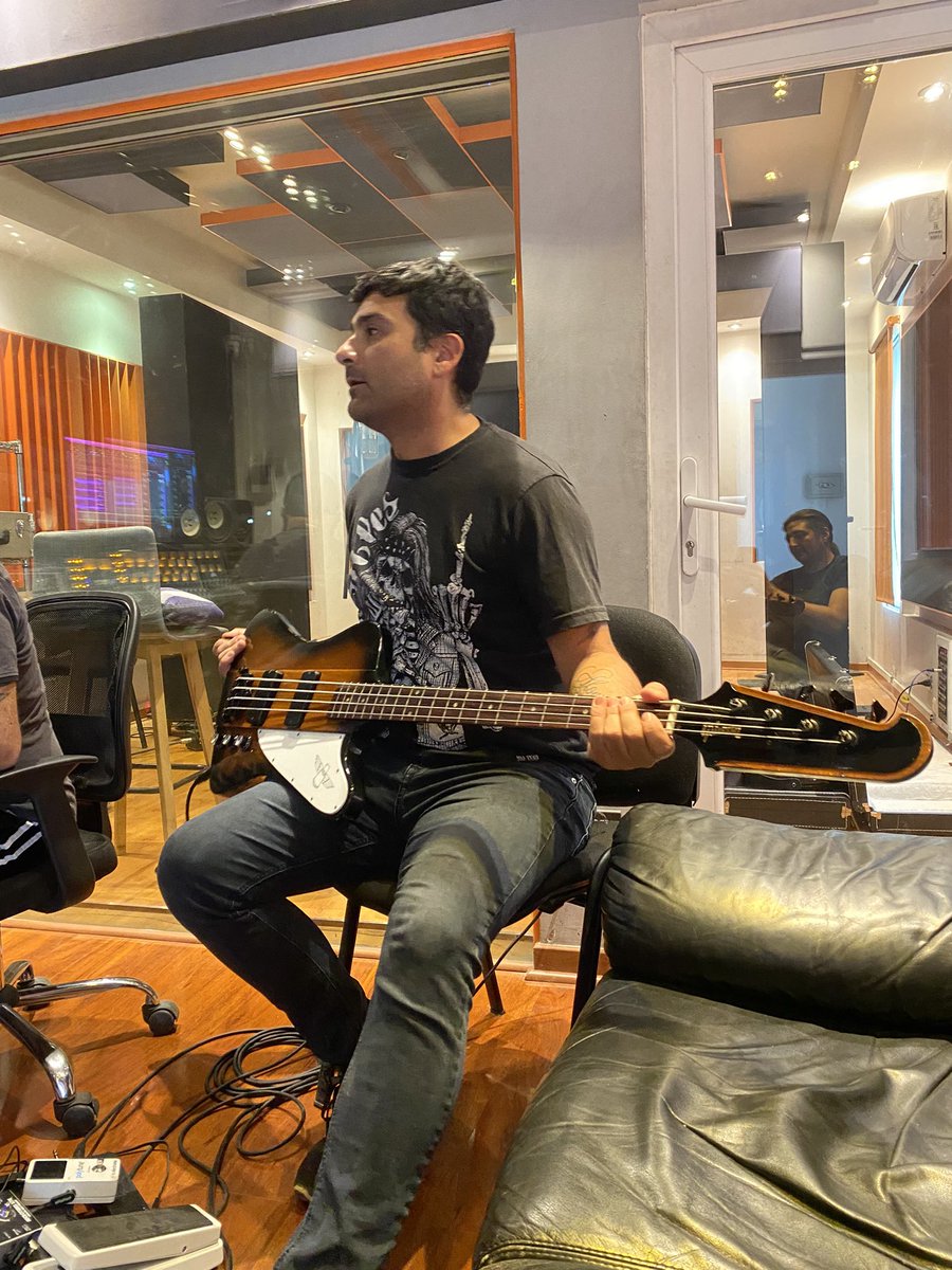 Batería y bajo, listo!!!!
Seguimos avanzando en la grabación de nuestro primer
EP 
<a href="/chtestudios/">CHT Estudios</a> <a href="/marianopavez/">MarianoPavez</a>