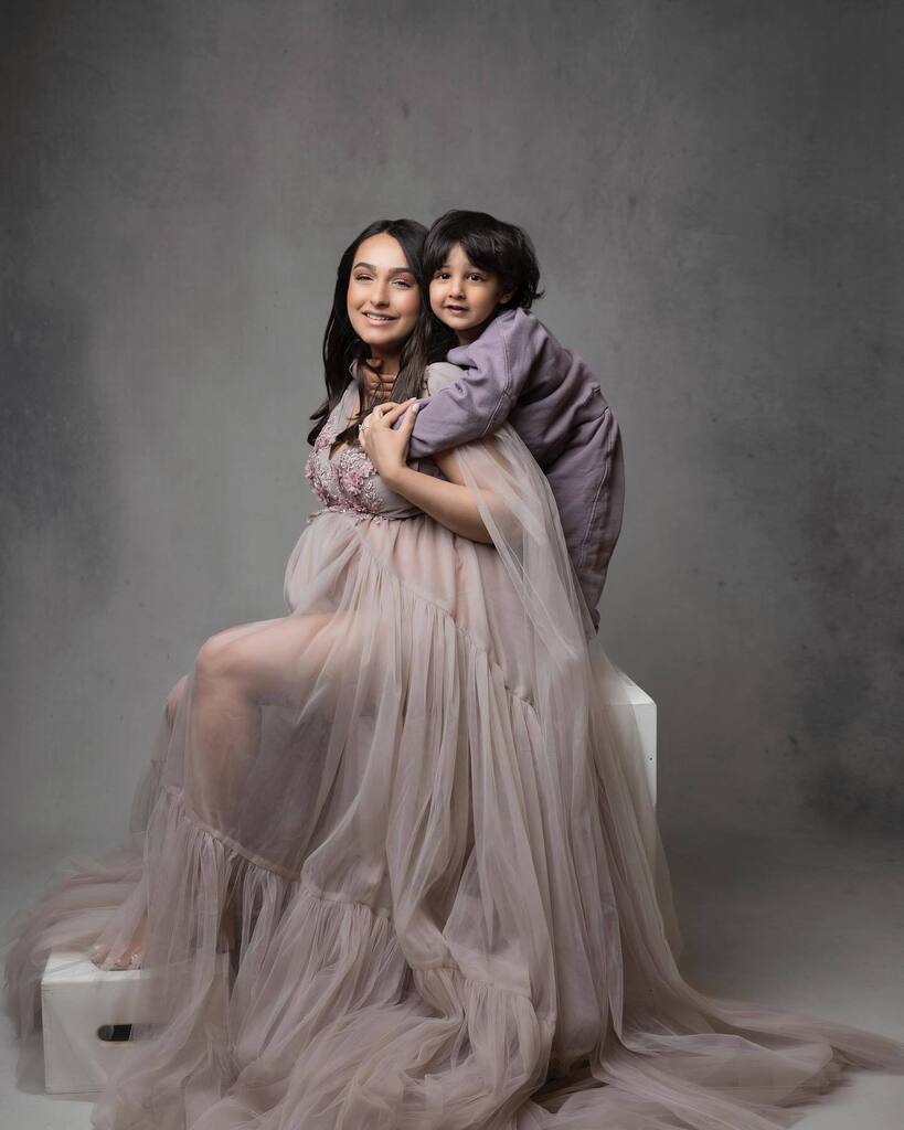 I got some of our maternity photos back and I’m in love 🥹🥹 These are so so special!!! It’s pretty rare that we get super dressed up and get professional photos taken as a family so I’m definitely cherishing these!! I also didn’t get to do maternity p… instagr.am/p/CrHgEoFOKRC/