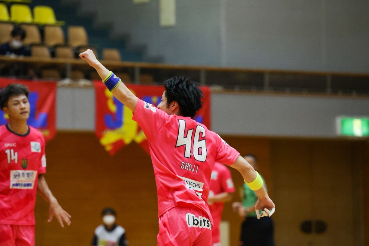 gwf_2019's tweet photo. 【退団・引退選手のお知らせ】
2022-23シーズンをもちまして、退団・引退となりました選手をお知らせ致します。

・退団選手
庄司清志選手・谷藤要選手

・引退選手
赤塚孝治選手・稲本圭亮選手
両名は春吉Jr.ゴールデンウルヴス福岡のコーチに就任致します。 https://t.co/p8fnDFwgjC
