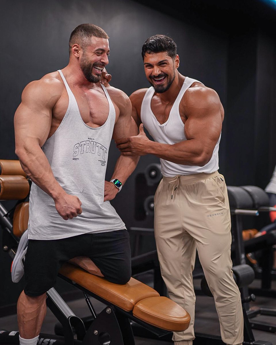 Ft4Lv8YacAMF8hU?format=jpg&name=medium