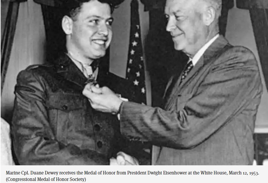 UN_Command's tweet photo. On 16 Apr 1952, CPL Duane Dewey saw an enemy grenade land inside his squad's position while being treated by a corpsman for his injury. W/o hesitation, he flung himself on the grenade.
👉https://t.co/VvCBuXwtk8
#UnderOneFlag #UnbrokenCommitment #medalofhonor #history #KoreanWar https://t.co/Kyb2mwKL0R