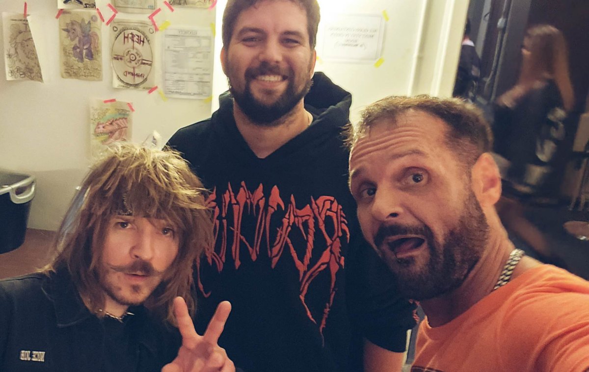 megahurtzedm's tweet photo. Played a badass show inDetroit and got to hang out with Space Laces and Peekaboo at the show @spacelaces  @peekaboobeats https://t.co/AZKWipywOR