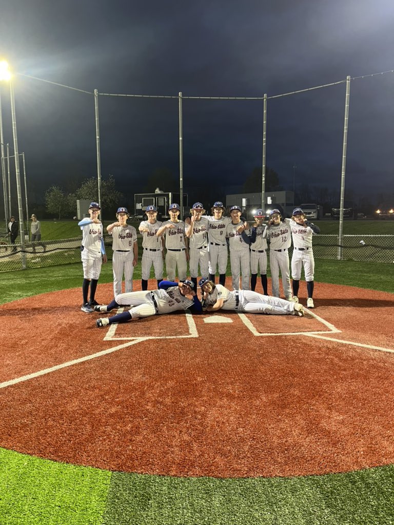 OEB2027s's tweet photo. Ring Season💍

After going 1-1 in pool play, we won 3 straight with a combined score of 42-8 in bracket play! https://t.co/3FEafhD9Y0