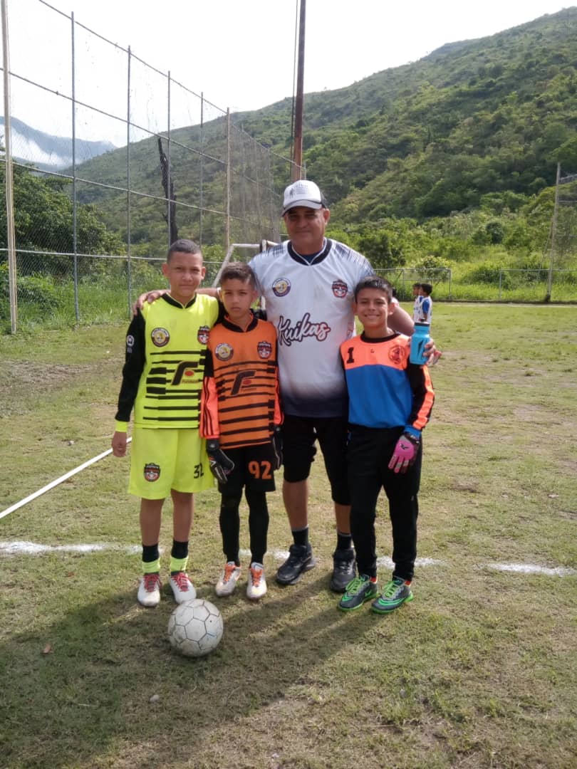 MI MAYOR ORGULLO <a href="/AcademiaKuikas/">Academia de Fútbol Kuikas</a> GENTE BUENA Y NOBLE..LOS EXTRAÑO