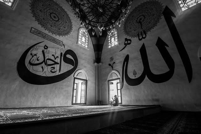 Ercanel58080702's tweet photo. Onlar Kadir gecesini arayıp durdular. Biz gecenin Sahibini...

Kadir gecemiz mübarek olsun #KadirGecesi https://t.co/hkAelyMvXP