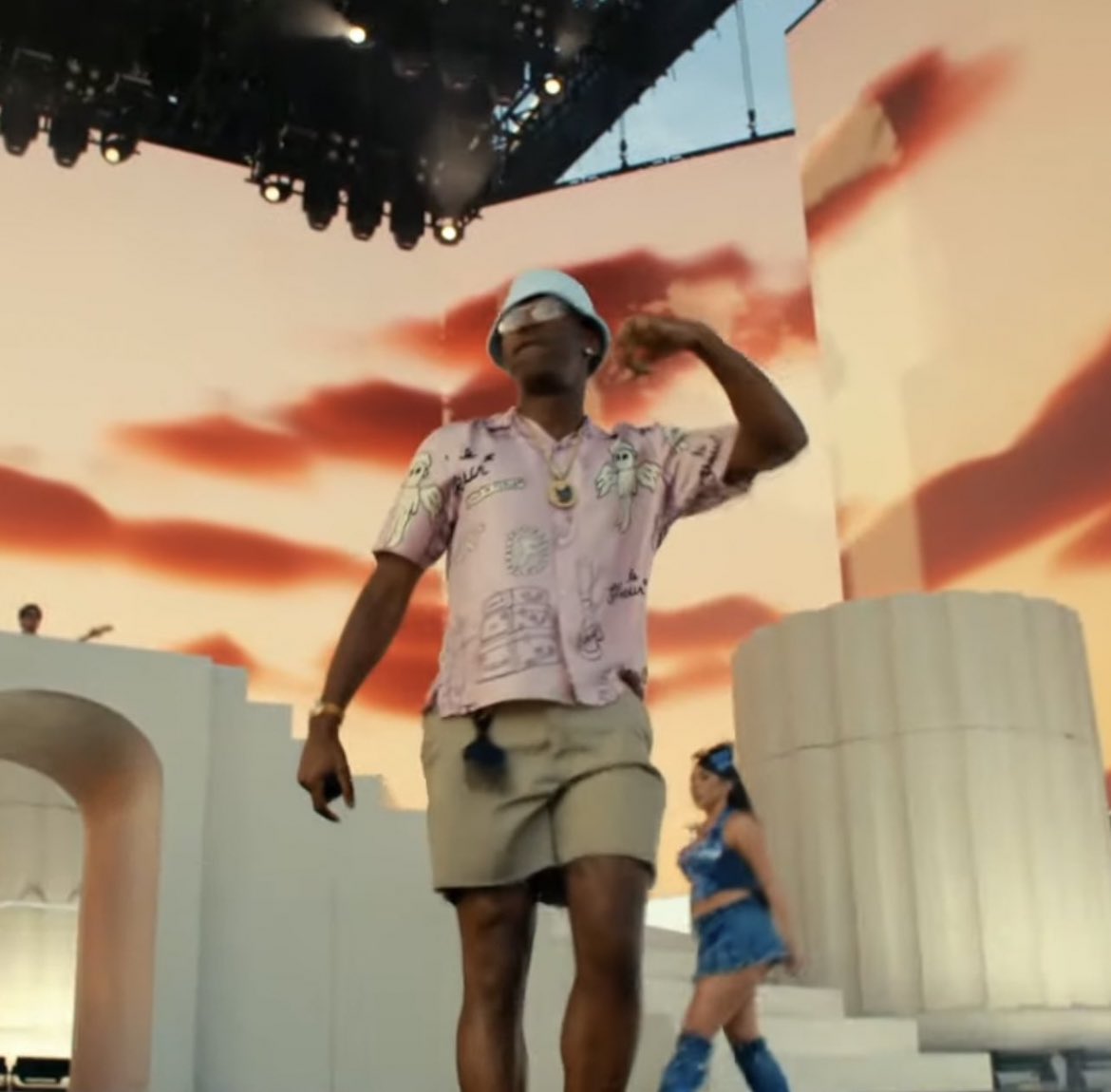 raptalksk's tweet photo. kali uchis brought out omar apollo, tyler, the creator and don toliver during her coachella performance 🥲 https://t.co/5ecgfiPWfb
