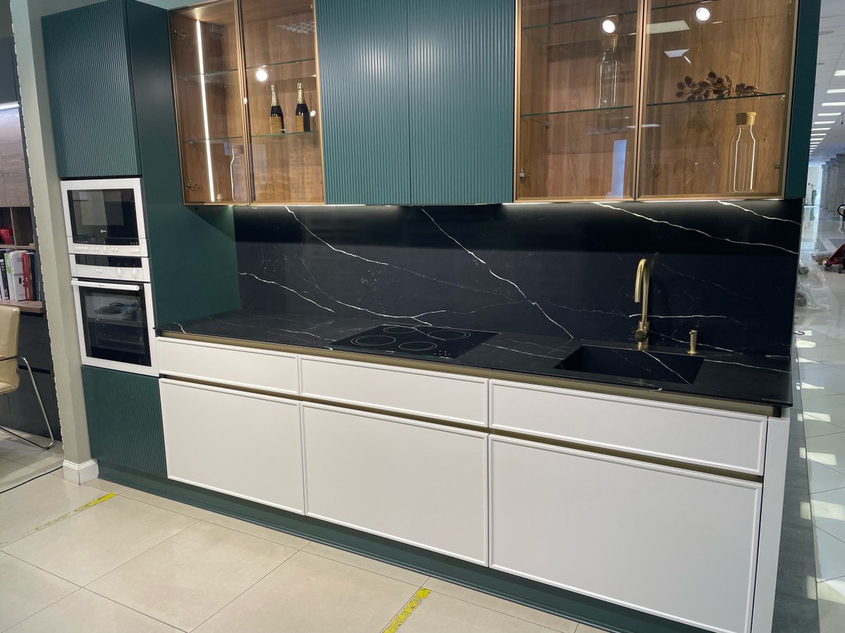 FasaStone's tweet image. #ProjectInEurope
Nero Marquina from #Fasastone is a marble-design quartz stone that combines well with other colors and materials and can create a sophisticated and luxurious atmosphere in any space.
#quartzstone #quartzcountertop #marblemania
fasastone.com