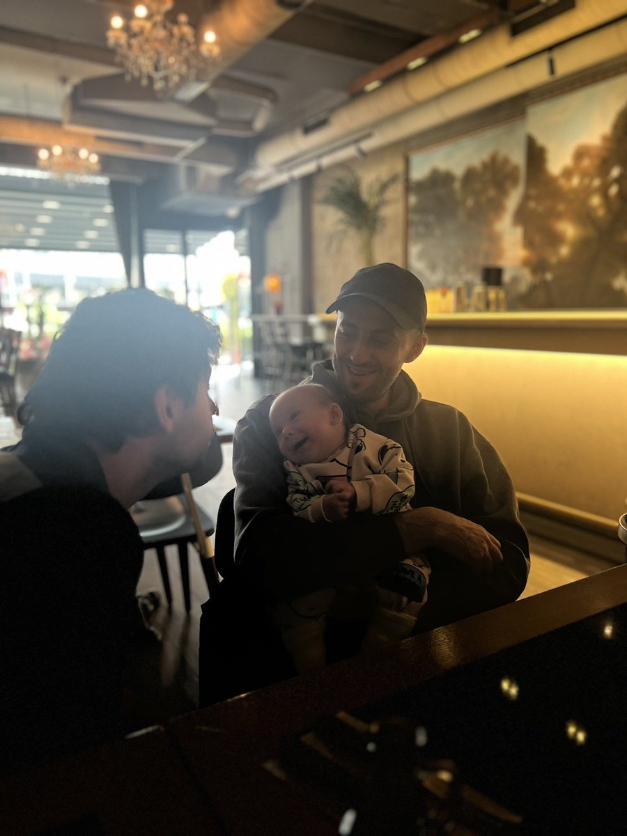 nartyboy's tweet photo. Tu ja kallxu Malit naj vic 😂 https://t.co/owx0eXiKRn