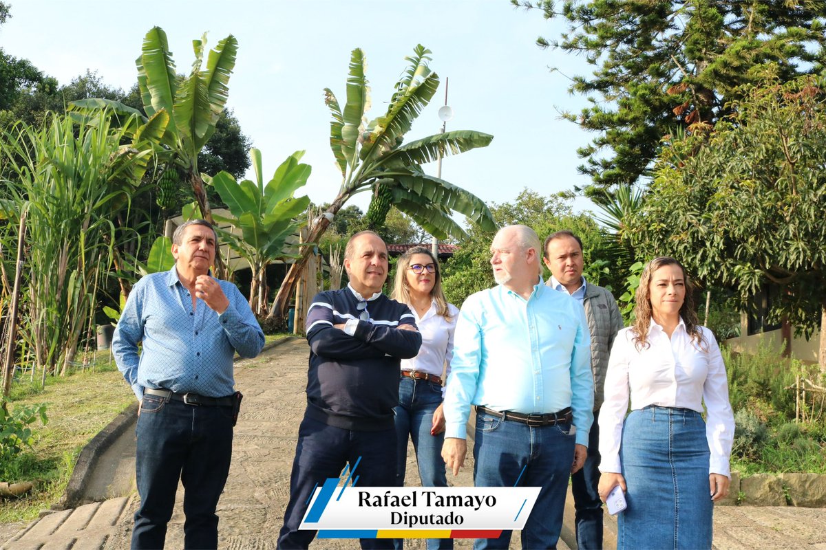 HRafaeltamayo's tweet photo. Nos reunimos con el Ministro de Transporte, @MinistroReyes , representantes de INVIAS y la ANI, con el fin de buscar el beneficio en la estructuración y mejoramiento de los trazos viales que recorren la provincia del Sumapaz. #RafaelTamayo #TrabajamosPorUstedYPorCundinamarca https://t.co/2LH7ZRl7oz