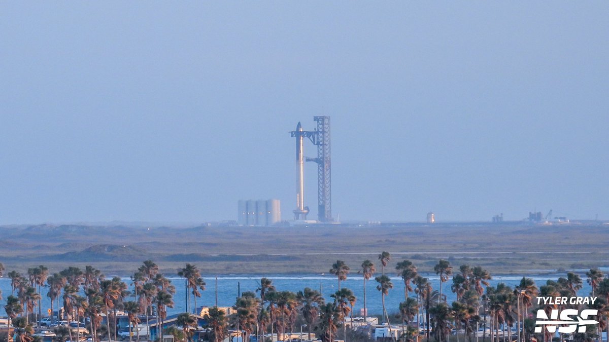 TylerG1998's tweet photo. Paradise, 24/7. 🚀🌴 @NASASpaceflight

#SpaceX is currently targeting NET ~8 AM CDT (13:00 UTC) for the launch of #Starship. Make sure to pregame it with our marathon stream, which starts at midnight CDT —> https://t.co/lb2Jk1AU4C https://t.co/bSSqDrCQLH