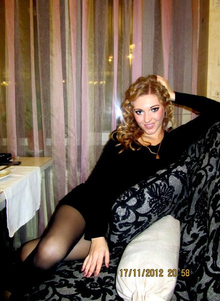 Amateur Pantyhose on Twitter: "Little black dress, knee high boots and black #pantyhose"