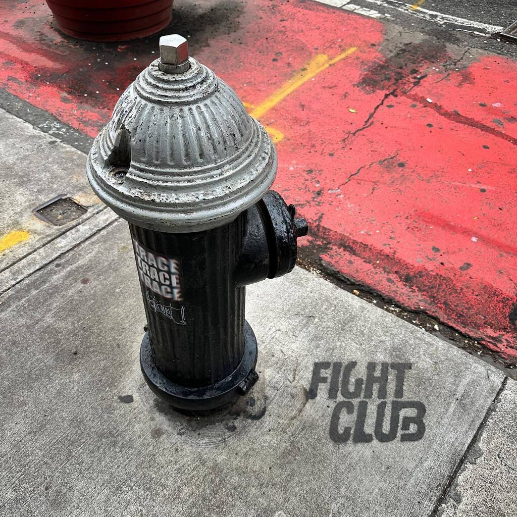 Fight Club instagr.am/p/CrHgf6Lp4TP/