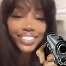 epaterson21's tweet photo. someone better have their damn phone charged and live stream frank oceans set at coachella https://t.co/7dMY7zAyny