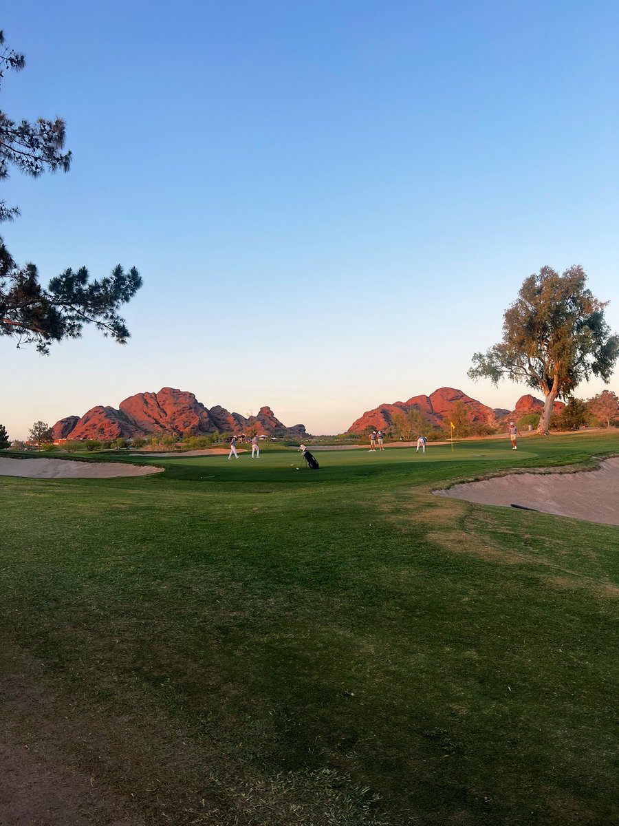 LaurenSnider_'s tweet photo. Had a great trip to Phoenix with @SMUGolfM!! It was so fun watching these guys compete and support one another. A great group of athletes and incredible coaches. The views at Papago Golf Club weren’t so bad either!! #PonyUp❤️💙 https://t.co/vNPAse16In
