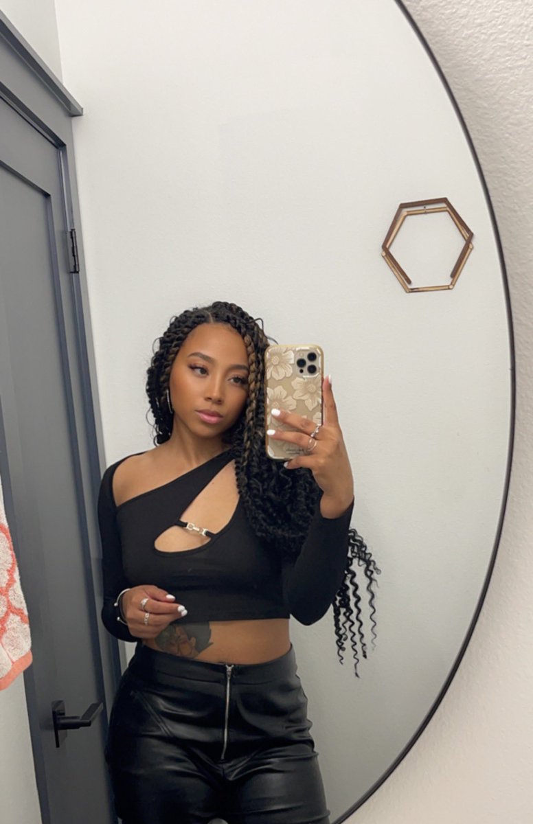 cece_k23's tweet photo. 🖤 #htx https://t.co/6GRg8UiCFy