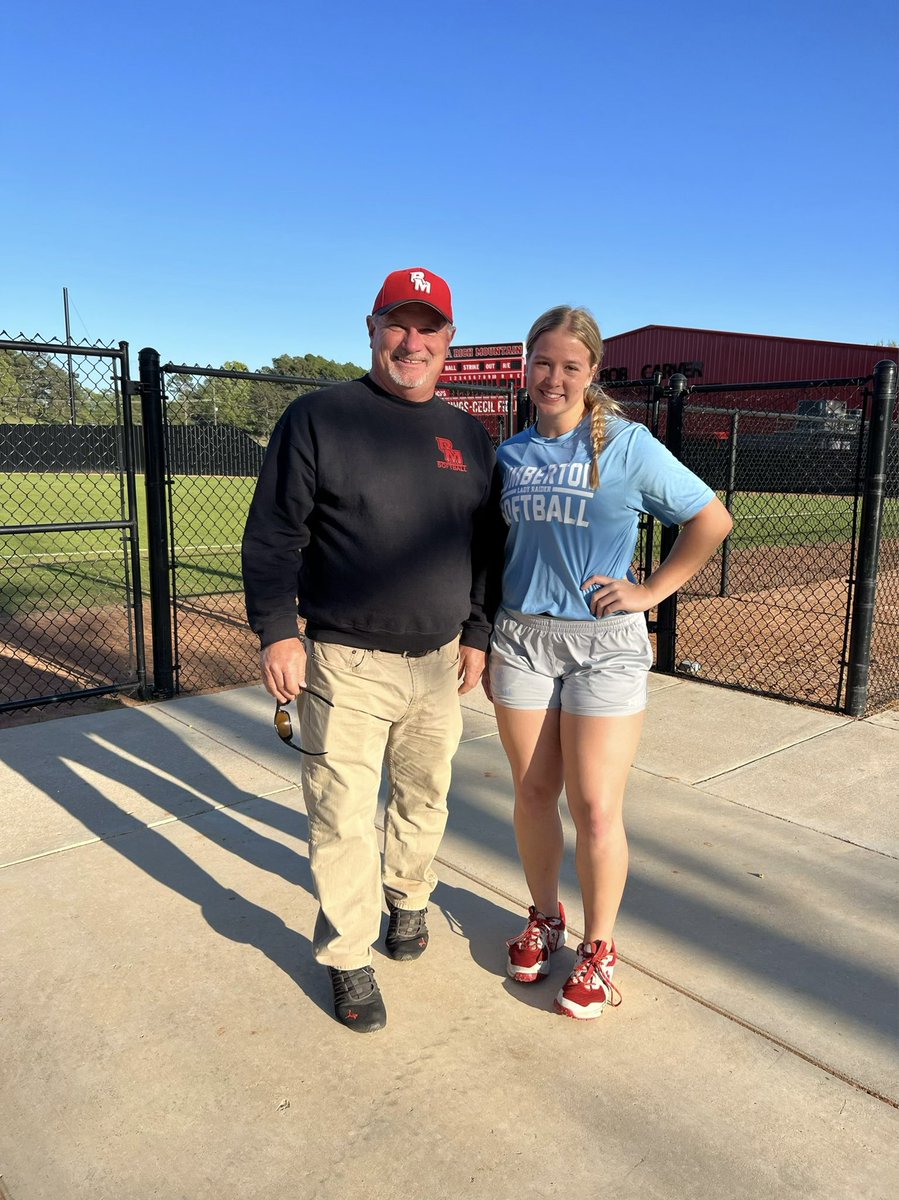 A huge thank you to <a href="/nealy_tracy/">Tracy Nealy</a> and the <a href="/UARMSoftball/">UARM Bucks Softball</a> for having me today! I love the campus and I can’t wait to come back!