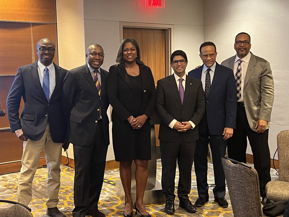 AdilHaiderMD's tweet photo. Incredibly honored by warm + inclusive welcome @HowardUGenSurg Dean @AndreaHayesMD - and forever Mentor - Dr Eddie Cornwell IIIrd: So thrilled to continue the amazing partnership w/ @AKUGlobal &amp; @CSPH_BWH So many amazing trainees have thrived to become @HowardU Trained Surgeons https://t.co/w99qlm3OzV