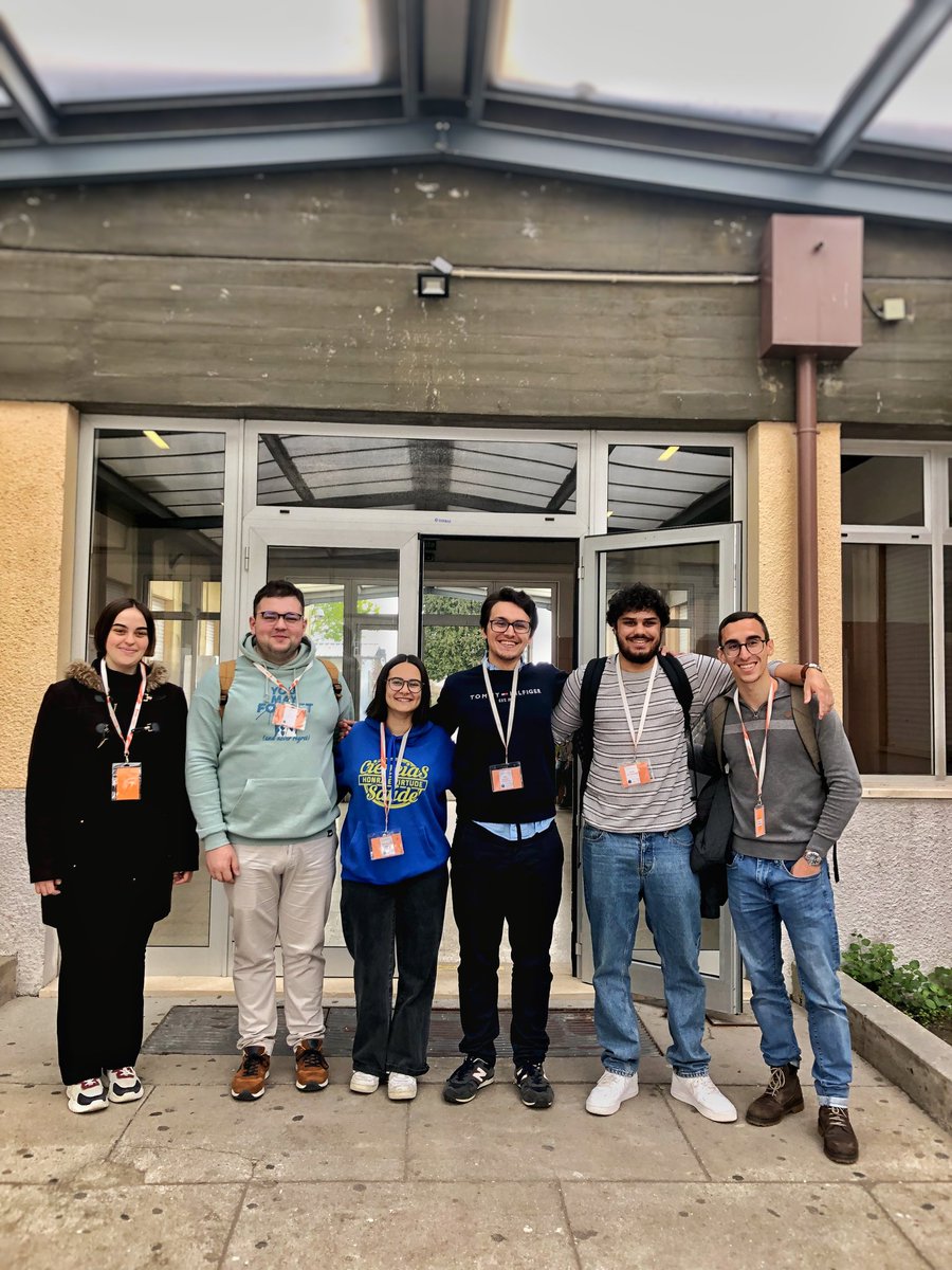 MicroMundo_IUCS's tweet image. The second session of MicroMundo 🌍 was held last Thursday where the samples were processed, which led the students to contact some laboratory techniques 🔬 for the first time and successfully execute them!!😇