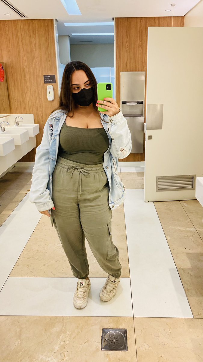 Thaís Rocha on Twitter: "thais outfits"