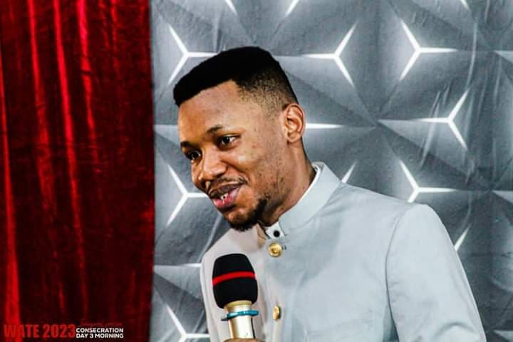BenedictEzez's tweet photo. We've checked men who are fathered and men who are not...
And we've seen that the ones who are fathered are always safer and they arrive faster.

Fatherhood is a system of God's mercy.
@EduUdechukwu
A voice over your life and a shield over your walls.

#ApostleEduPikin
#kiniun https://t.co/YTOtwkE662