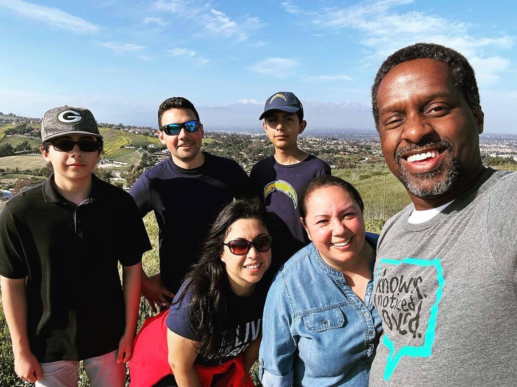 The day started with a quick stop at a local café and unexpectedly ended with a 4 mile hike. It was a nice day with the Navarro clan #chinohills #hike #hiking #sundayfunday #pastorlife #gettingtoknowyou