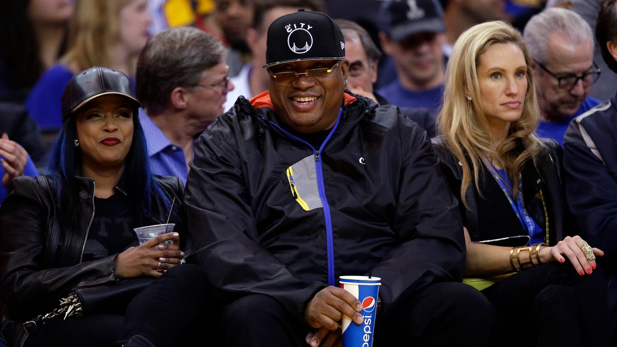 #california #Deadspin #E40 #EarlStevens #excessively #game #GeographyofCalifornia #Golden1Center #kicked #MarcSpears #NationalBasketballAssociation #NBA #Sacramento #SacramentoKings #Sports #standing #theNBA #WarriorsKings E-40 kicked out of Warriors-Kings game for ‘standing ...