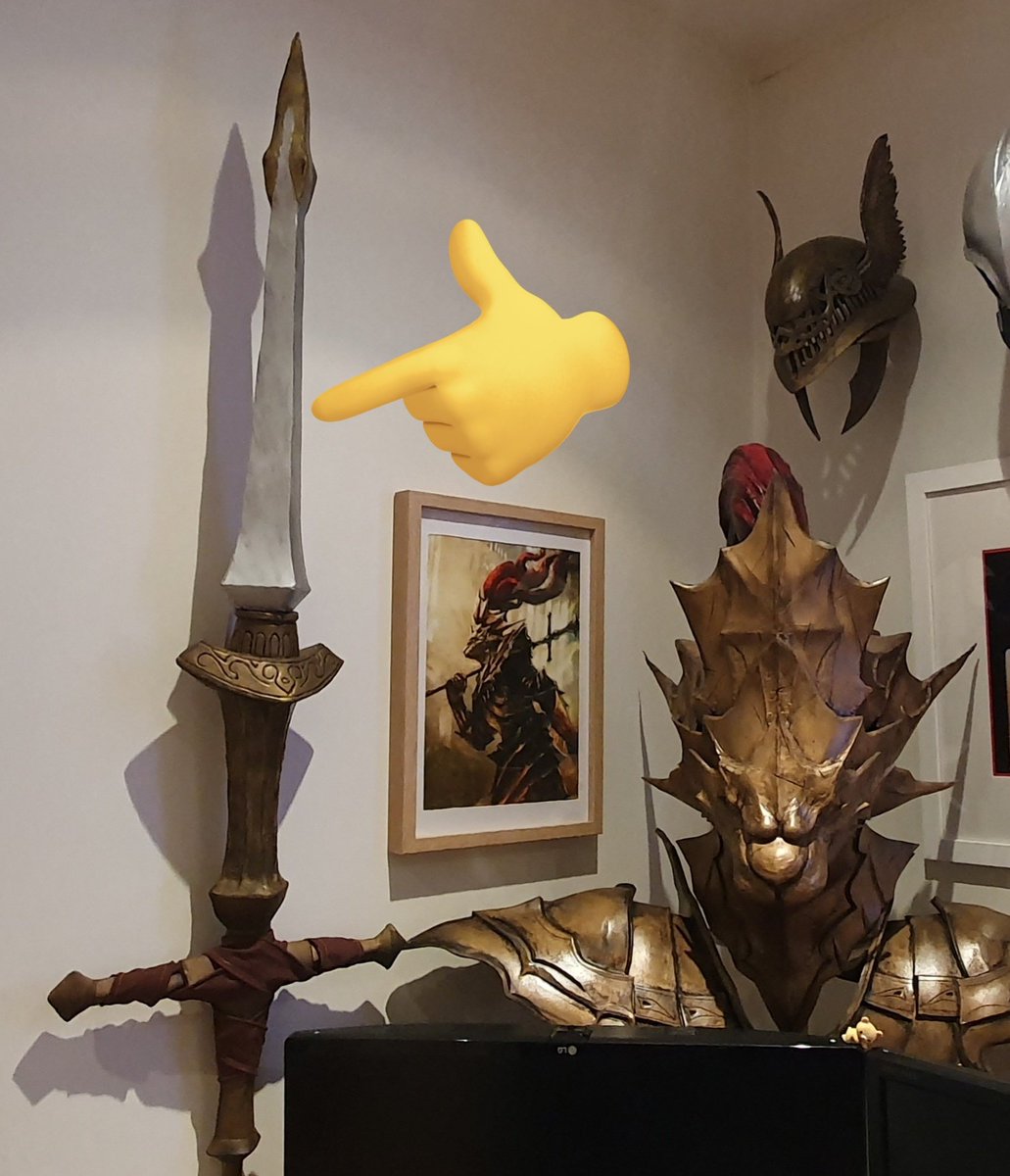 CosplayLuck's tweet photo. @xIngenue The Dragonslayer Spear. 
Part association, part namesake but all around badass lore and design. Always heartbreaking watching the weapons durability disappear when all one wants to do is use this thing like a Stargate staff weapon. https://t.co/0MlmLgj0Vl