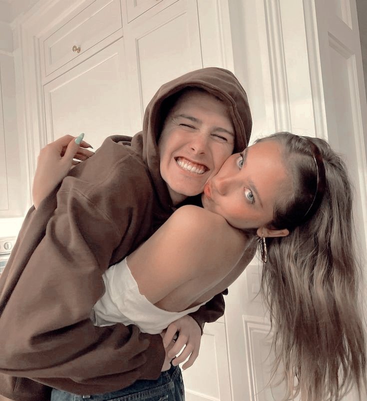 ᅠ
ᅠ
ᅠ
ᅠ               𝗅𝗈𝗈𝗄𝗂𝗇𝗀   𝗳𝗼𝗿 .  .  . 
ᅠ
            nombre y fc a elección. 
            edad: 21-24.        pj masc 1!