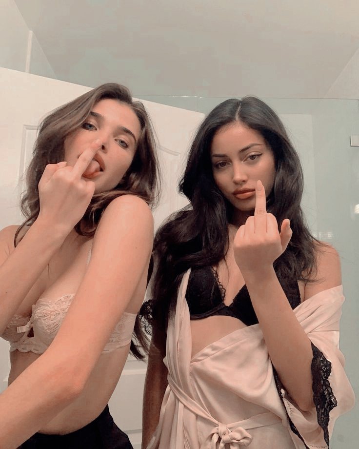 ᅠ
ᅠ
ᅠ
ᅠ               𝗅𝗈𝗈𝗄𝗂𝗇𝗀   𝗳𝗼𝗿 .  .  . 
ᅠ
            nombre y fc a elección. 
            edad: 21-24.        pj fem 2!