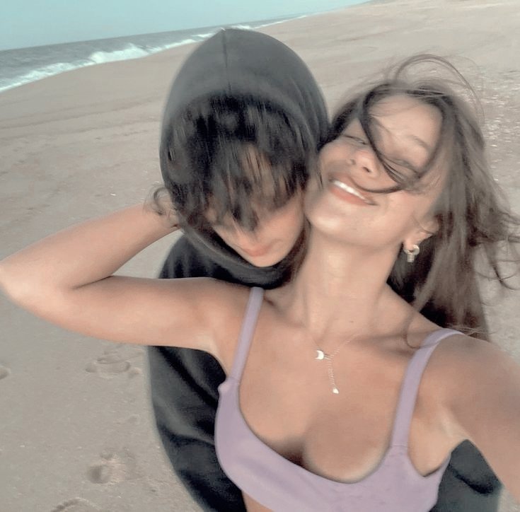 ᅠ
ᅠ
ᅠ
ᅠ               𝗅𝗈𝗈𝗄𝗂𝗇𝗀   𝗳𝗼𝗿 .  .  . 
ᅠ
            nombre y fc a elección. 
            edad: 21-24.        pj masc 2!