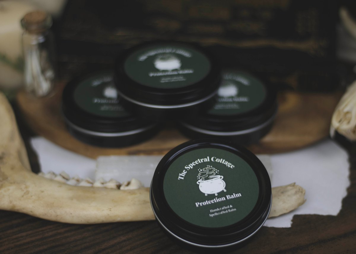 SpectralCottage's tweet photo. Perfect to use in your daily protection, to anoint objects, to draw sigils with, or put on your hands before a spell working. 

These are a new product I made an I'm obsessed with them 🖤

Ps. They smell like the forest and amber to help live out all your forest witch dreams. https://t.co/tmetXIeJ9q