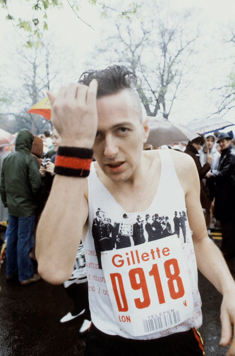 40 years ago today
The Clash's Joe Strummer ran the London Marathon, finishing in 4 hours 13 minutes.

He claims his workout included 10 pints of beer the night before. 🍺🤷‍♀️

Photo by Steve Rapport <a href="/NorthBankNorman/">Steve Rapport</a>

#punk #punkrock #runningpunk #joestrummer #otd #punkrockhistory