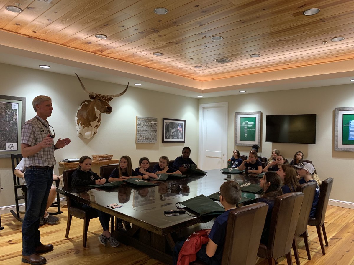 sing4glory's tweet photo. My 6th grade #AVID students visited Phoenix Wood Products to learn about the pallet making industry.  We preceded our visit with an article teaching us about ISPM-15 inspections and the types of wood used. We also presented our business partner a plaque of gratitude. https://t.co/z4NGGiiTew