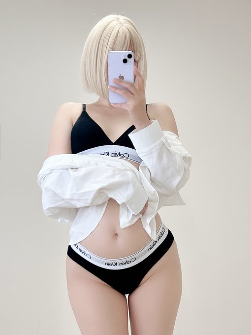 Twitterエロ垢のcalvin klein(カルバンクライン)エロ画像