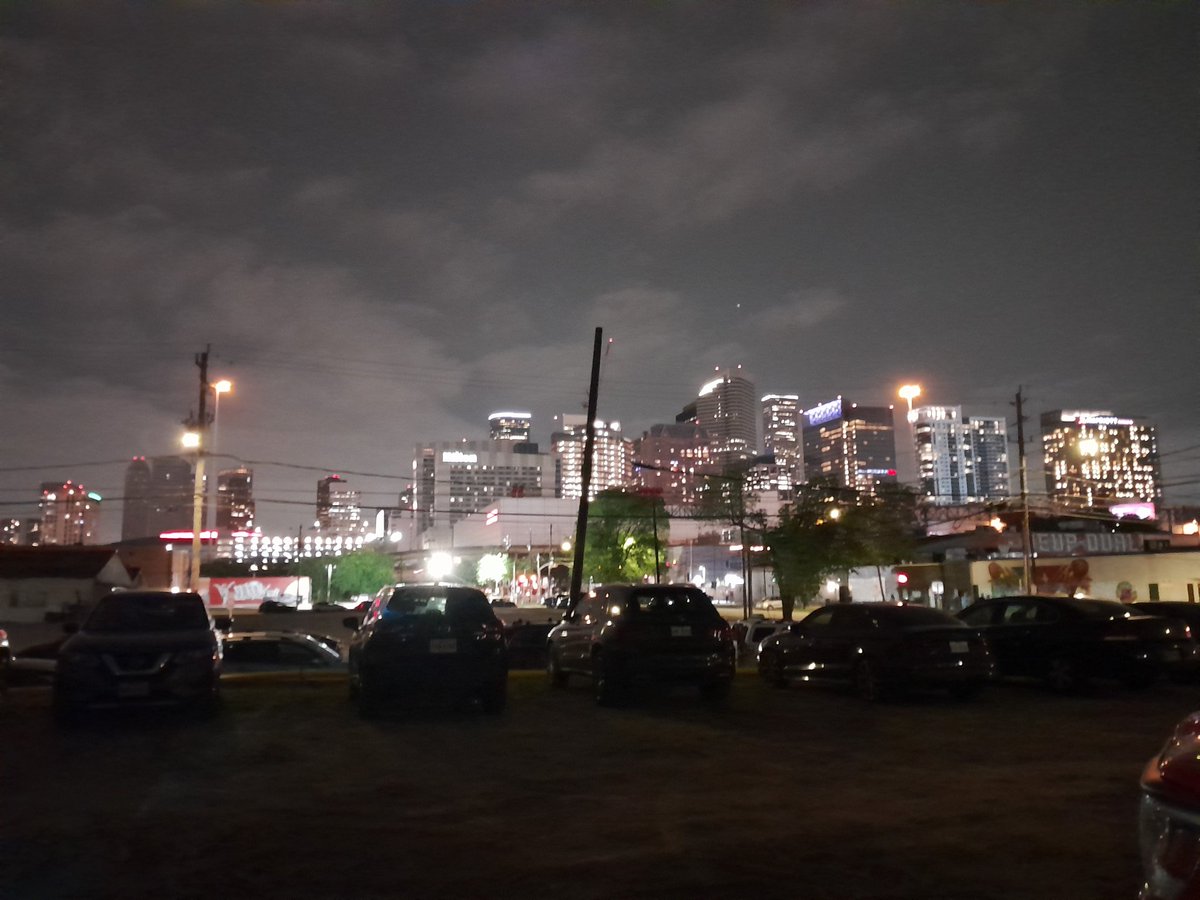 TavarezNdon's tweet photo. Hung out with my little sister.. Had a fantastic night!!

#MidTown #Houston #houstontx #delta9 #8thWonder #Latina #Latinasdoitbest #fighter #karategirl #DigitalArtist #Artist #Gamer https://t.co/5wqhq0sbbA