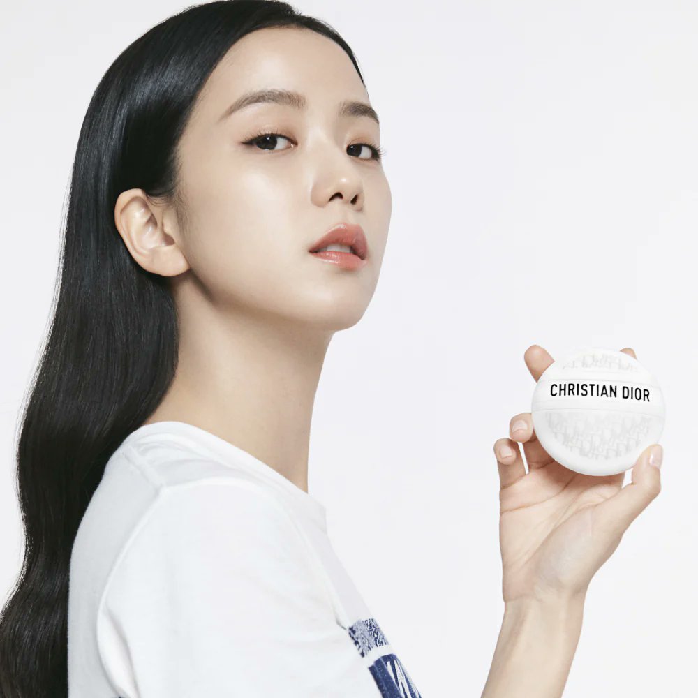 south korea getting the privilege to have the le baume be available on dior korea website first before any other country because dior and dior beauty's global ambassador JISOO is korean 

DIOR LE BAUME MUSE JISOO
#Dior #DiorLeBaume