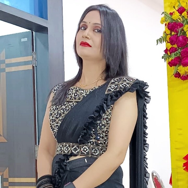 NeedHelp33's tweet image. Follow social media sensation @I_am_Shikhaa