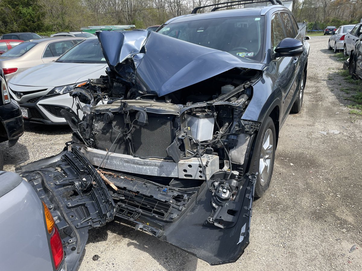 kaitymidiri's tweet photo. Dear @Toyota the highlander saved my dad’s life when he suffered a cardiac arrhythmia and crashed into a tree. Aside from the cardiac situation he has 2 small scapes on his legs and a bruise on his chest from the seatbelt. All I can say is Thank you! https://t.co/4QpPmlna3u