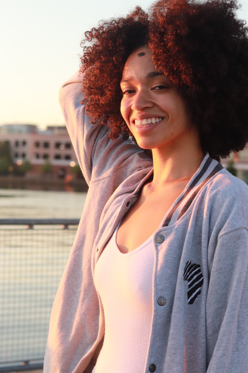 ☀️ Sunshine + good vibes = a perfect recipe for a beautiful spring day
🦓 African Zebra Jacket
TimbuktuArts.Link
#Timbuktuarts #AfricanFashion #Zebra #Springfashion #Springjacket #SpringVibes #MelaninMagic #BlackGirlJoy #MelaninQueen #BlackGirlMagic #CurlyHair #Sunkissed