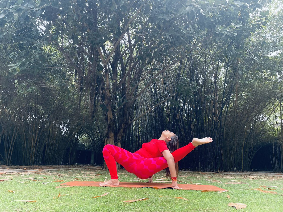 sadhavi's tweet photo. No Guru can teach you what your own life’s journey &amp; experiences can teach you. The biggest Guru is your Inner Guru- the supreme soul seated inside you. Trust your Inner Guru— that’s Adiguru. #Shiva 🔱🙏 https://t.co/mnbbRkjam5
