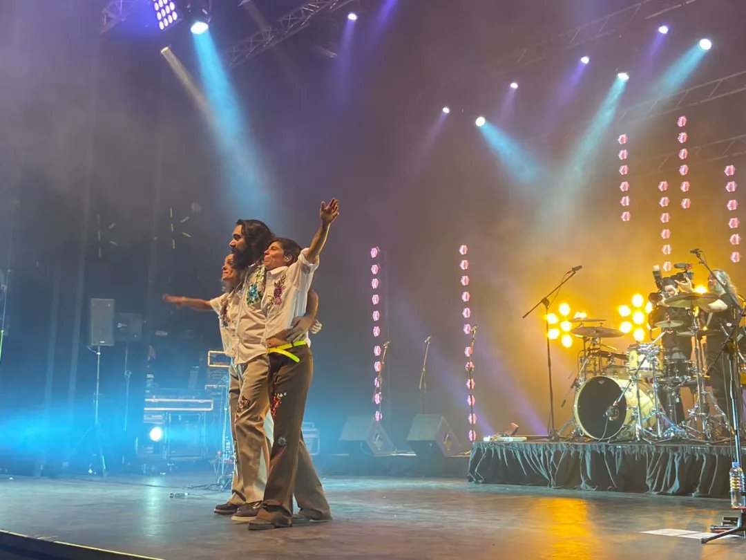 Barbyy1986's tweet photo. Son de otro planeta. La rompieron ayer en el Coliseo. 🔥🔥🔥
@ErucaSativa los amo a más no poder❤️ https://t.co/KwQ2ap74El