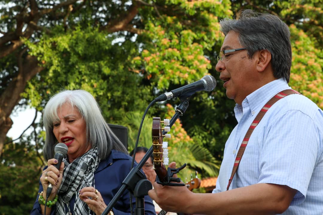 Misión Cultura presente en el Concierto "Canto de Unidad, rebeldia y esperanza" con la agrupación Lloviznando cantos en la Casona Cultural Aquiles Nazoa
<a href="/VillegasPoljak/">Ernesto Villegas Poljak</a>
<a href="/kvmillan/">Karen Victoria Millán</a>
<a href="/oacfmc/">OAC MISIÓN CULTURA</a>
<a href="/FmcTecnologia/">Tecnologia_fmc</a>
#JusticiaYPaz