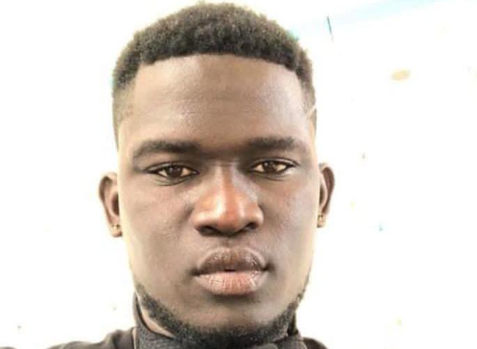 HotdropsLayer2's tweet image. Jounen dimanch 16 avril 2023 a ki make egzakteman 7 jou depi bandi nan Pòtoprens te fizye 3 polisye, jodi a ankò, zòn Duval Nan Kwadèbouke, polisye #SamuelFrançois asasinen anba kout bal bandi, pandan li t ap ale travay. N ap raple, sa fè deja 19 polisye ki tonbe pou ane 2023 a.