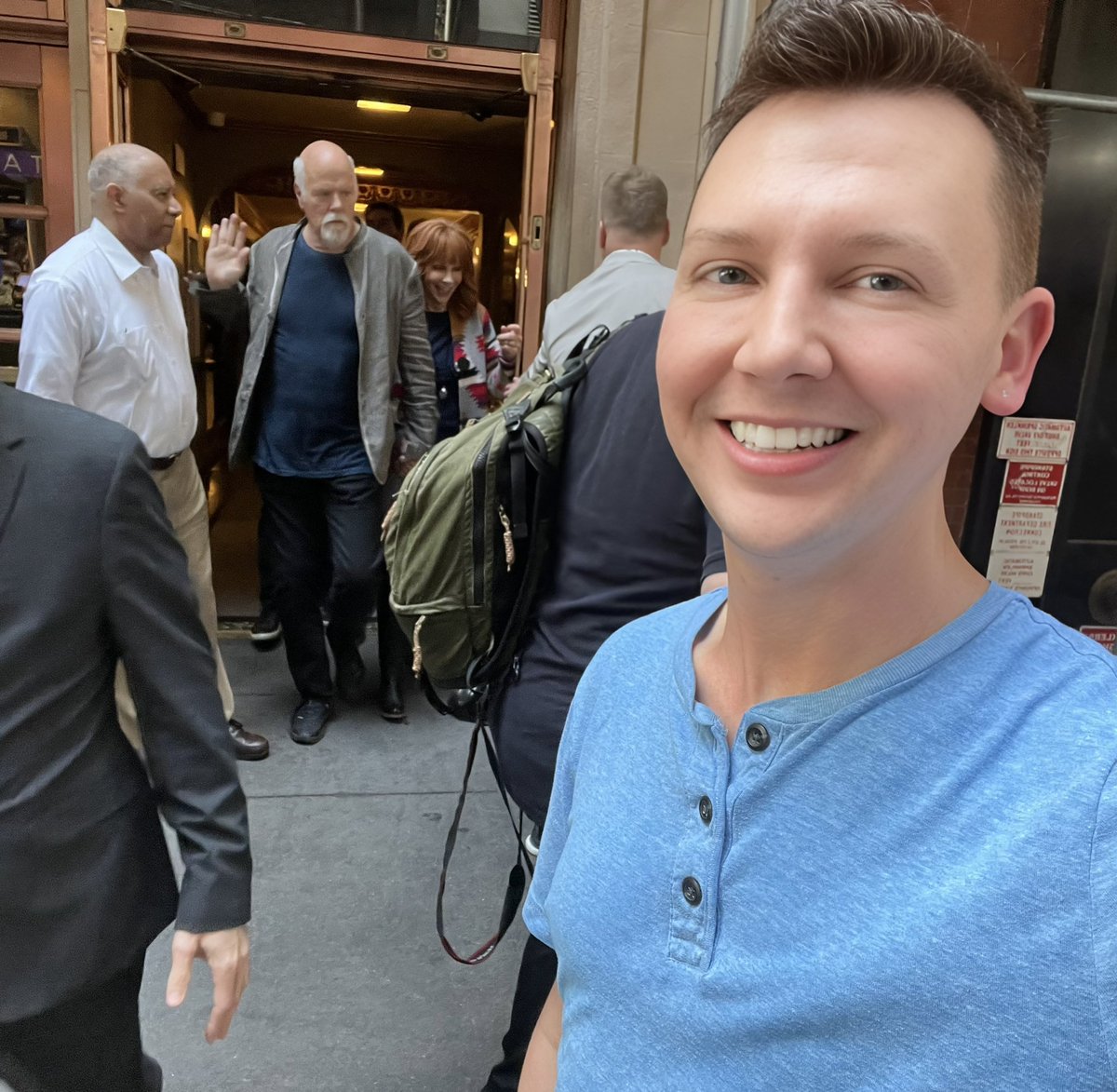 Larry #Reba 👑💃🏼🎤🎶 tweet media